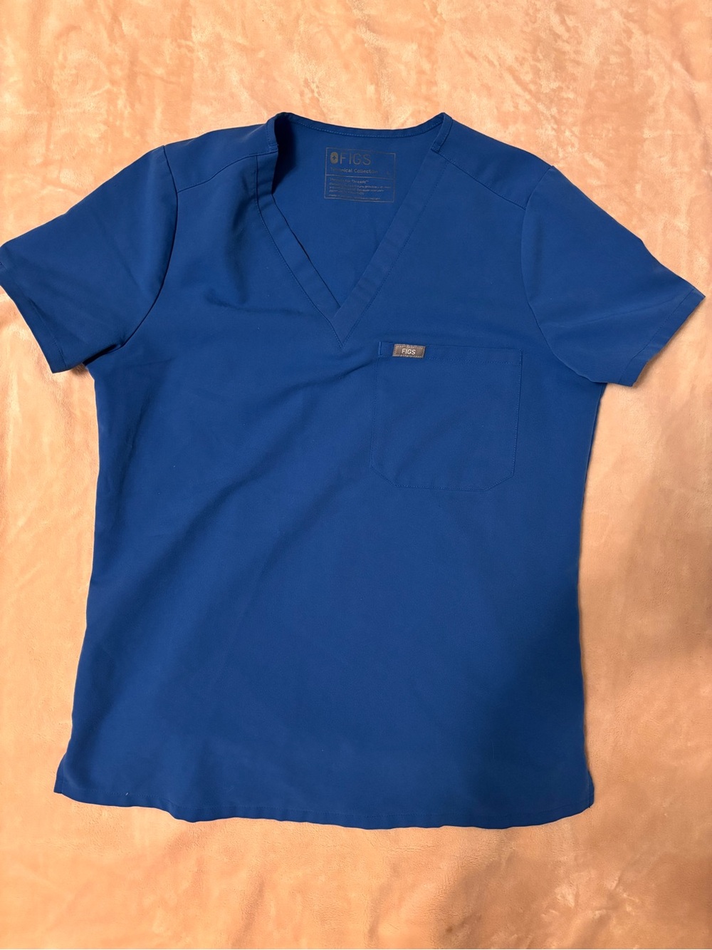 Figs Women’s Short Sleeve V-Neck Top in Royal Blue